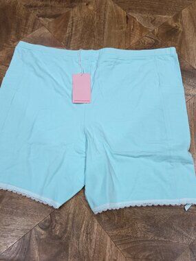 My Violet Bike shorts size 3xl New